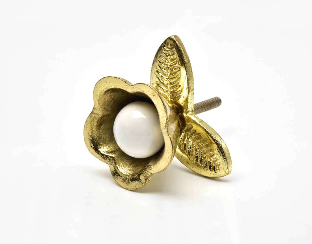 Shilpware Nena Blumen-Schrankknöpfe aus Metall und Keramik, handgefertigt/Designer und traditioneller Schubladenknopf