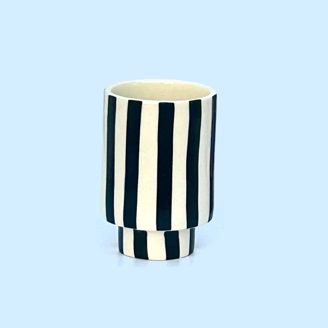 EXQUISITE SLEEK LINE PATTERN CERAMIC VASE FOR HOME DECOR