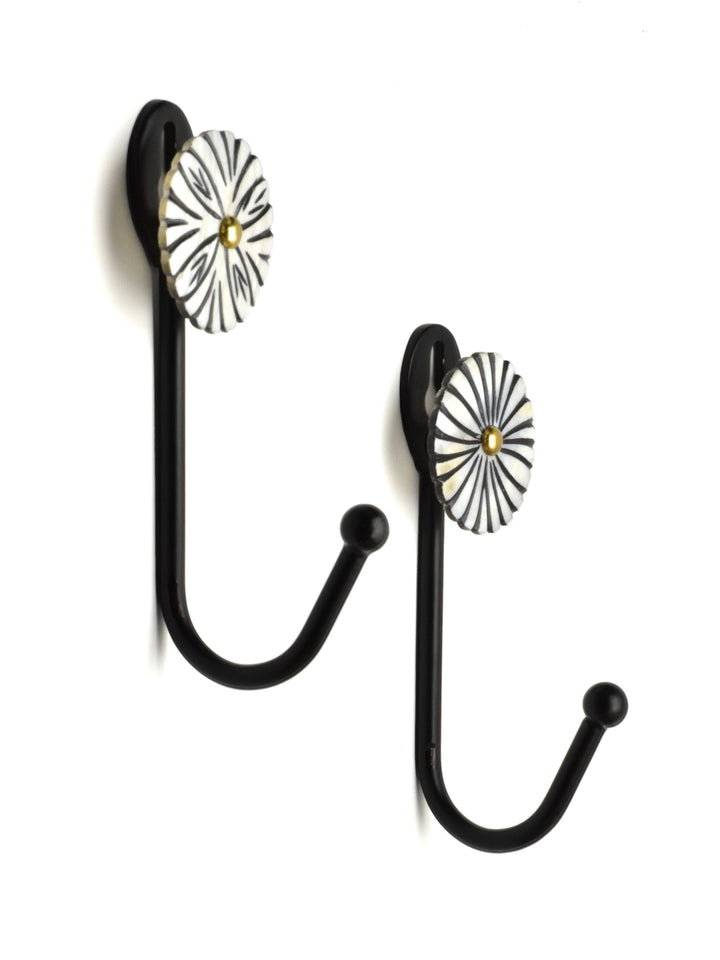 ELEGANT WHITE PEARL FLOWER PATTERN WALL HOOKS WITH BLACK FINISH FOR HOME