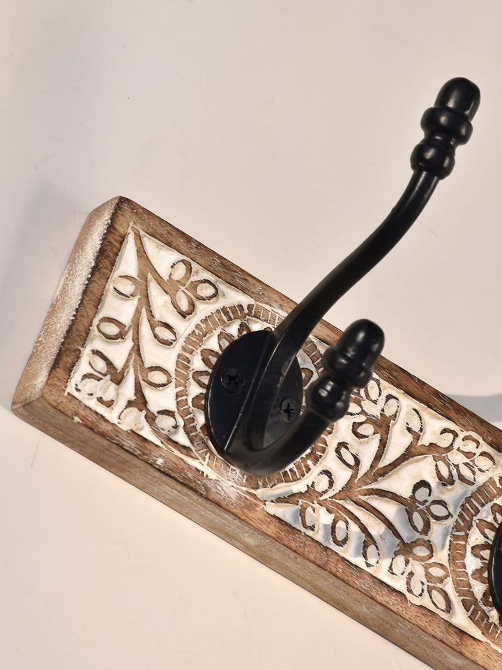 DECORATIVE ORNATE WHITE WOOD CARVING COAT HOOK SET FOR HOME