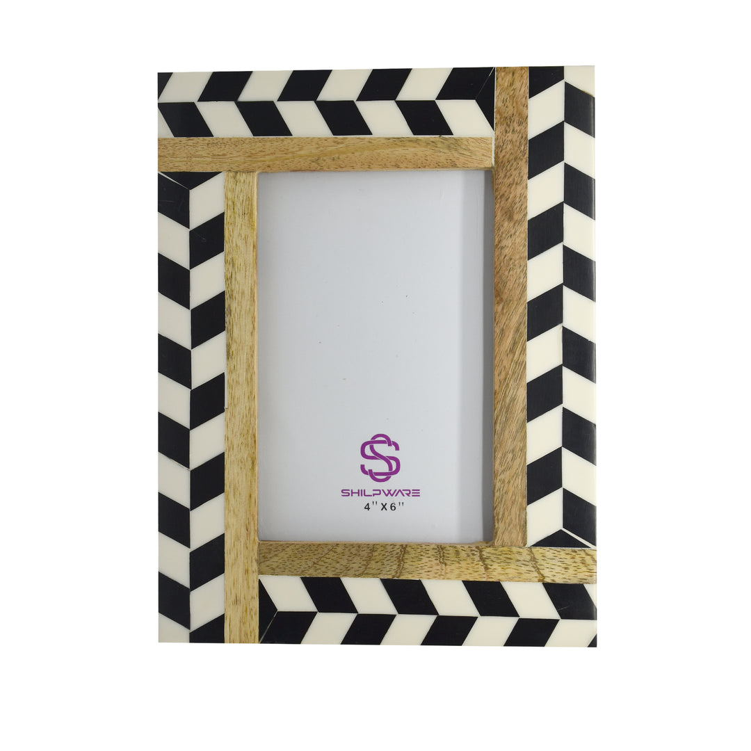 BLACK AND WHITE JONQAL PATTERN STYLISH PHOTO FRAMES