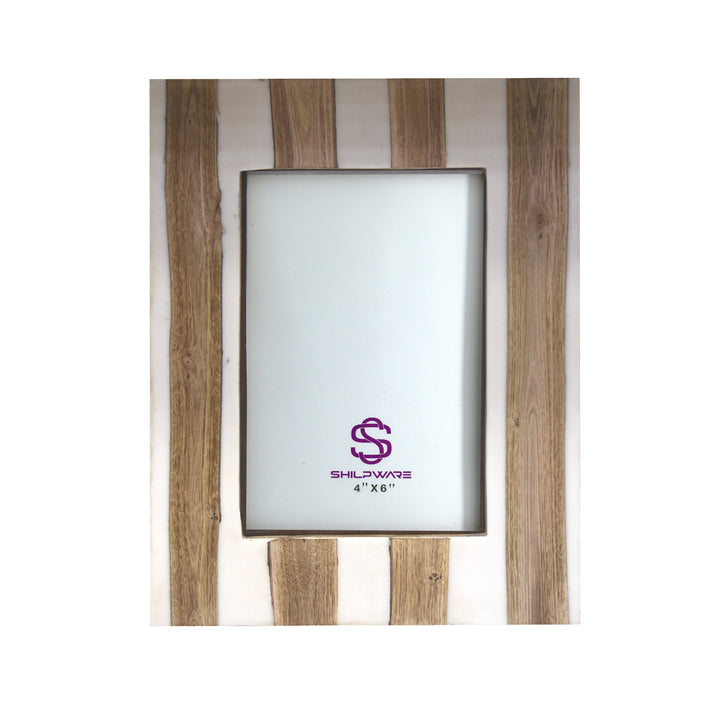 ELEGANT WHITE STRIP PATTERN STYLISH PHOTO FRAMES