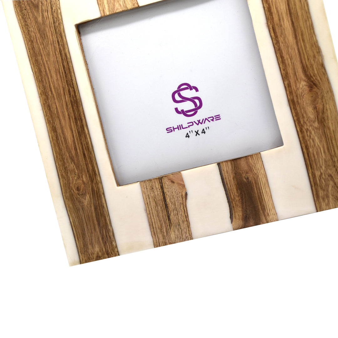 ELEGANT WHITE STRIP PATTERN STYLISH PHOTO FRAMES